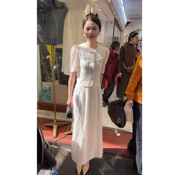 小雪家 赫本风气质显瘦套装上衣V半身裙两件套2121