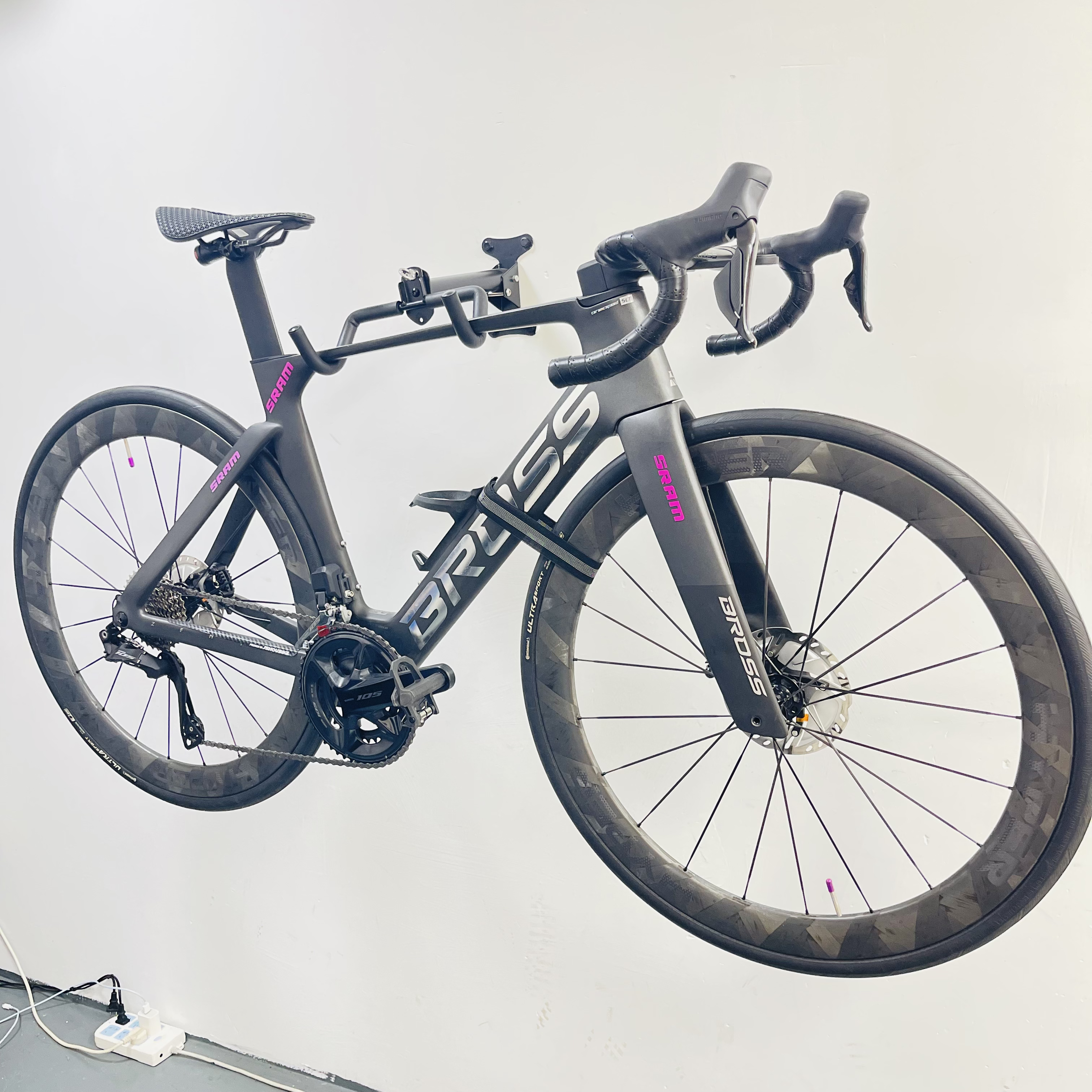 全碳纤维 公路自行车 尺码52码 破风车架