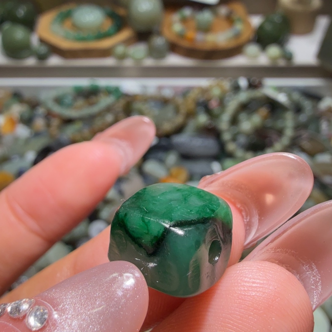 和田玉未镶嵌珠宝奇石