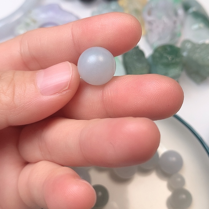 快***生翡翠未镶嵌挂件是