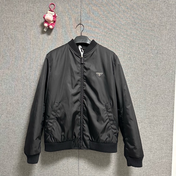 99新 Prada/普拉达 黑色三角标夹克外套/52码/r921