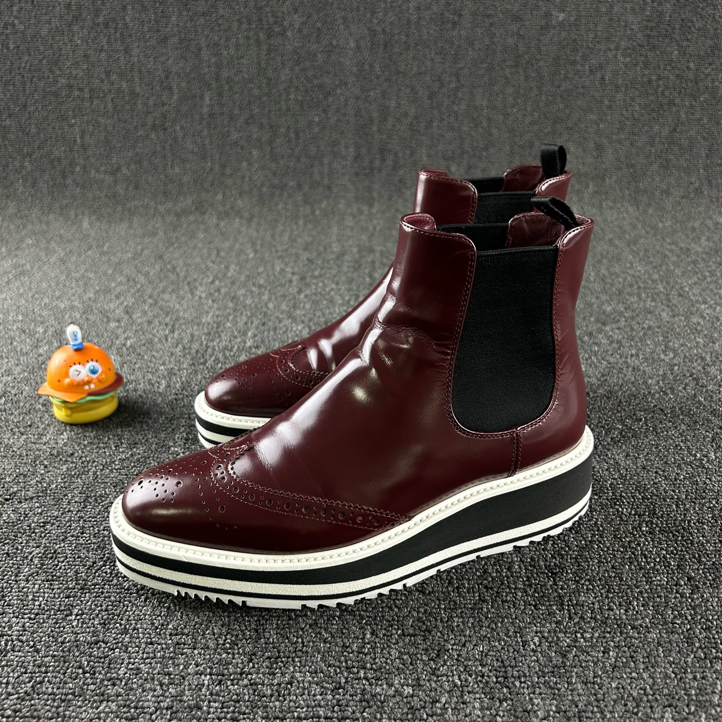 95新 Prada/普拉达 酒红色厚底切尔西靴36.5码 HB5207 