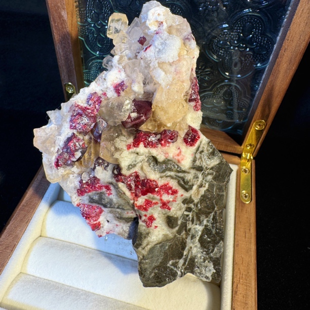 天然辰砂天然朱砂晶体原石