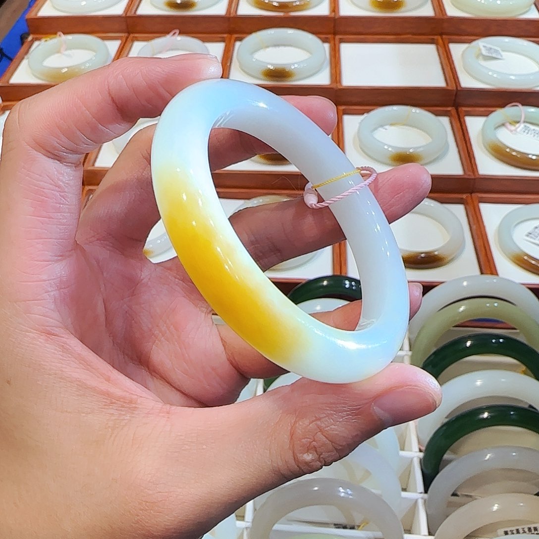 和田玉手镯未镶嵌且末一抹金黄糖56 57