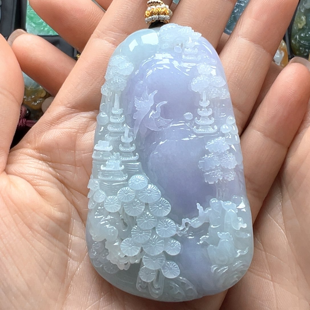 翡翠颈饰未镶嵌山水