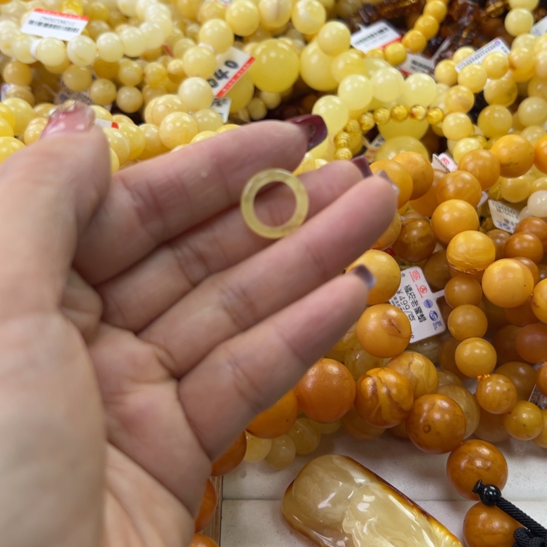 琥珀珠宝奇石未镶嵌