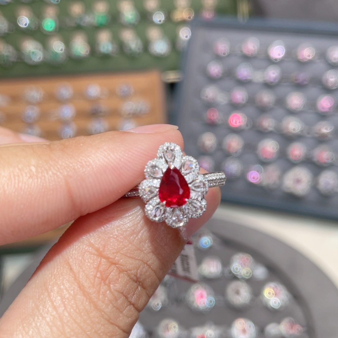 红宝石戒指18K金镶嵌1.05ct 无烧鸽血