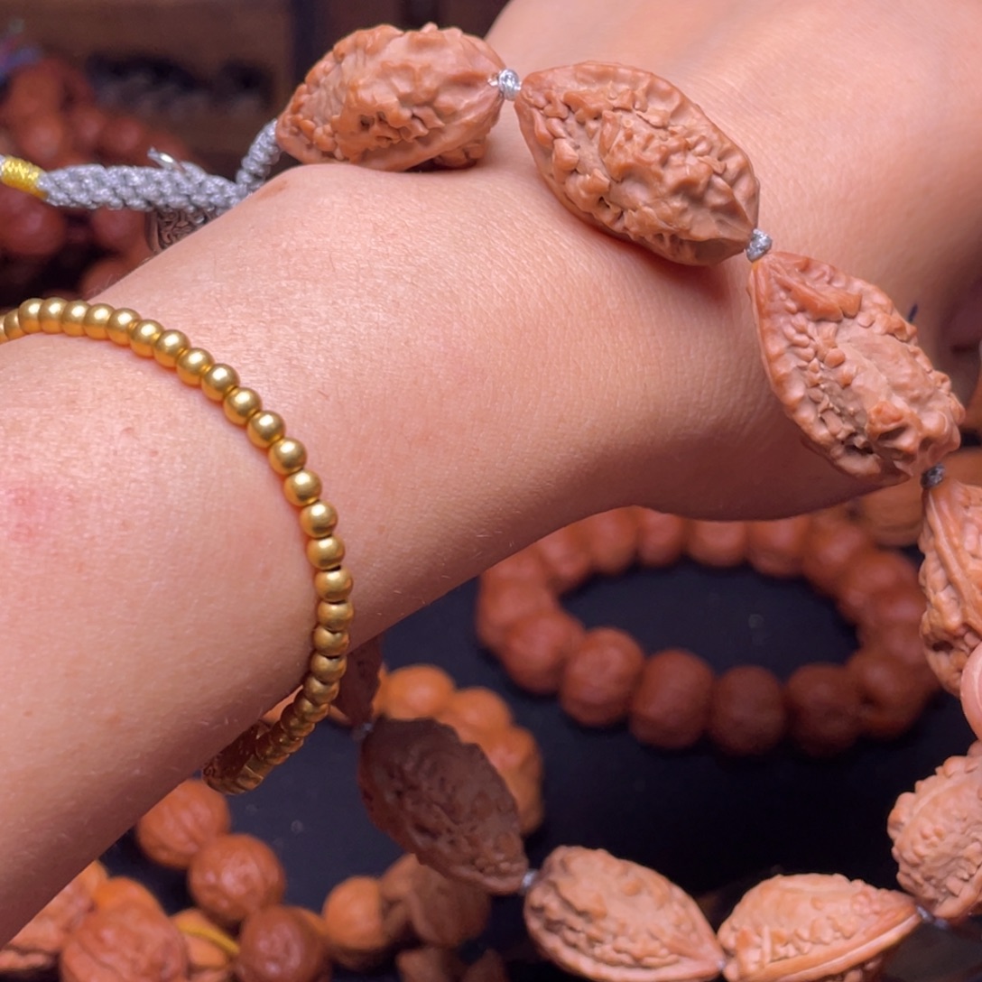 （***）文玩核桃吊坠秋子