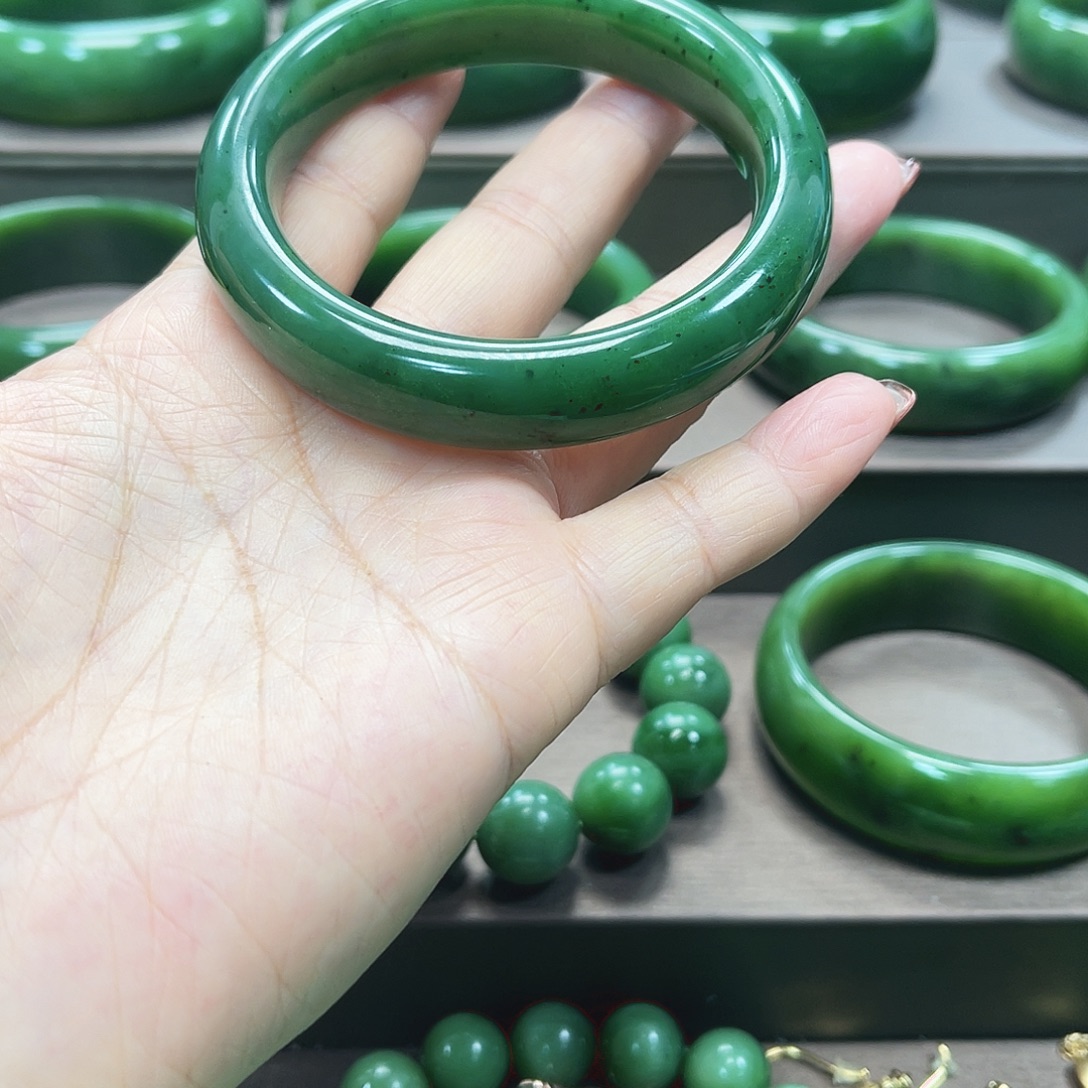 和田玉（糖玉）未镶嵌手镯