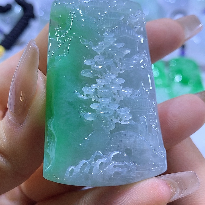 翡翠未镶嵌颈饰天然翡翠A货吊坠