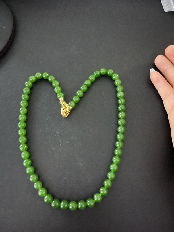 和田玉碧玉俄罗斯碧玉带黑点项链阳绿色妈妈链菠菜绿气质百搭