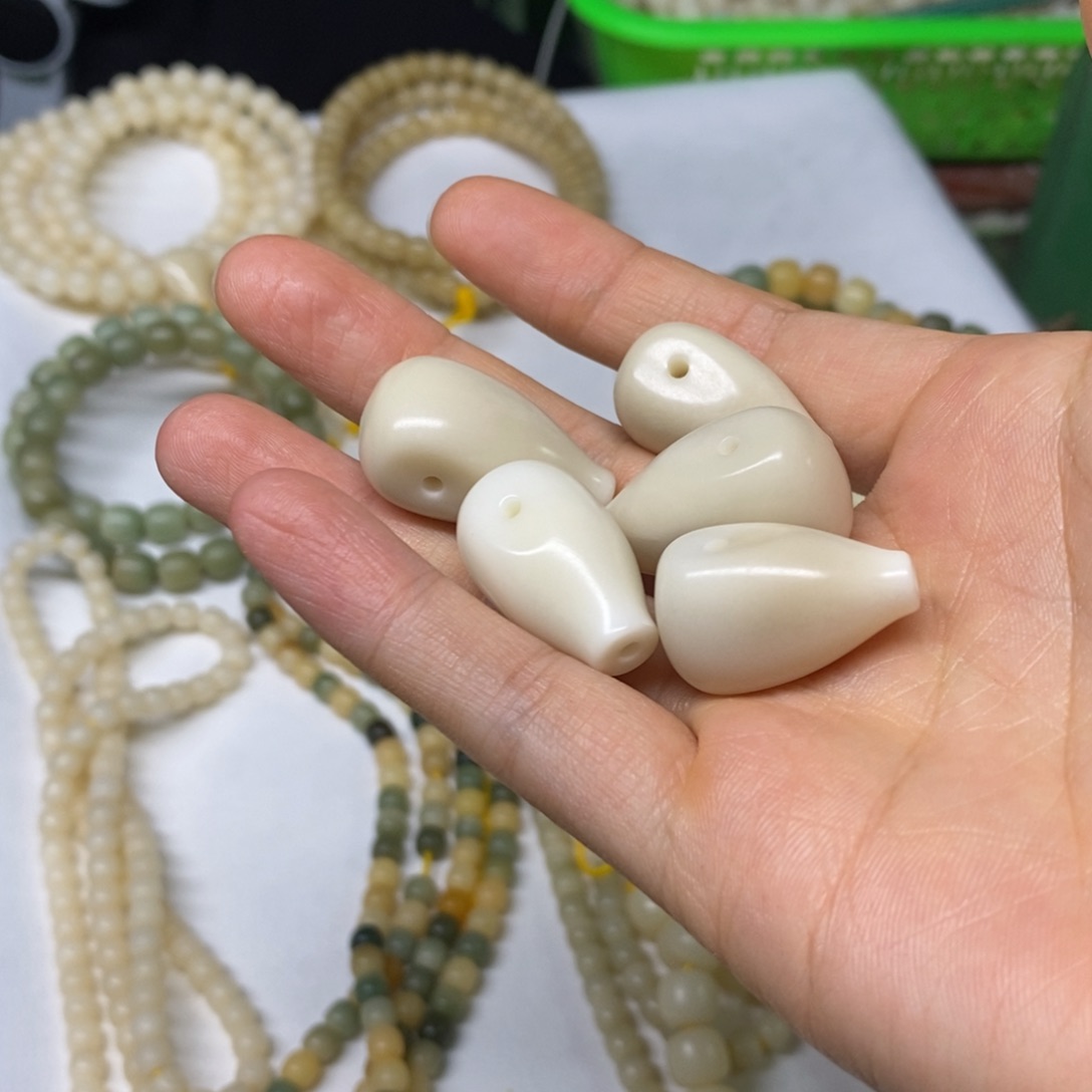 菩提根/象牙果吊坠象牙果雕刻三通卡16左右微瑕不挑