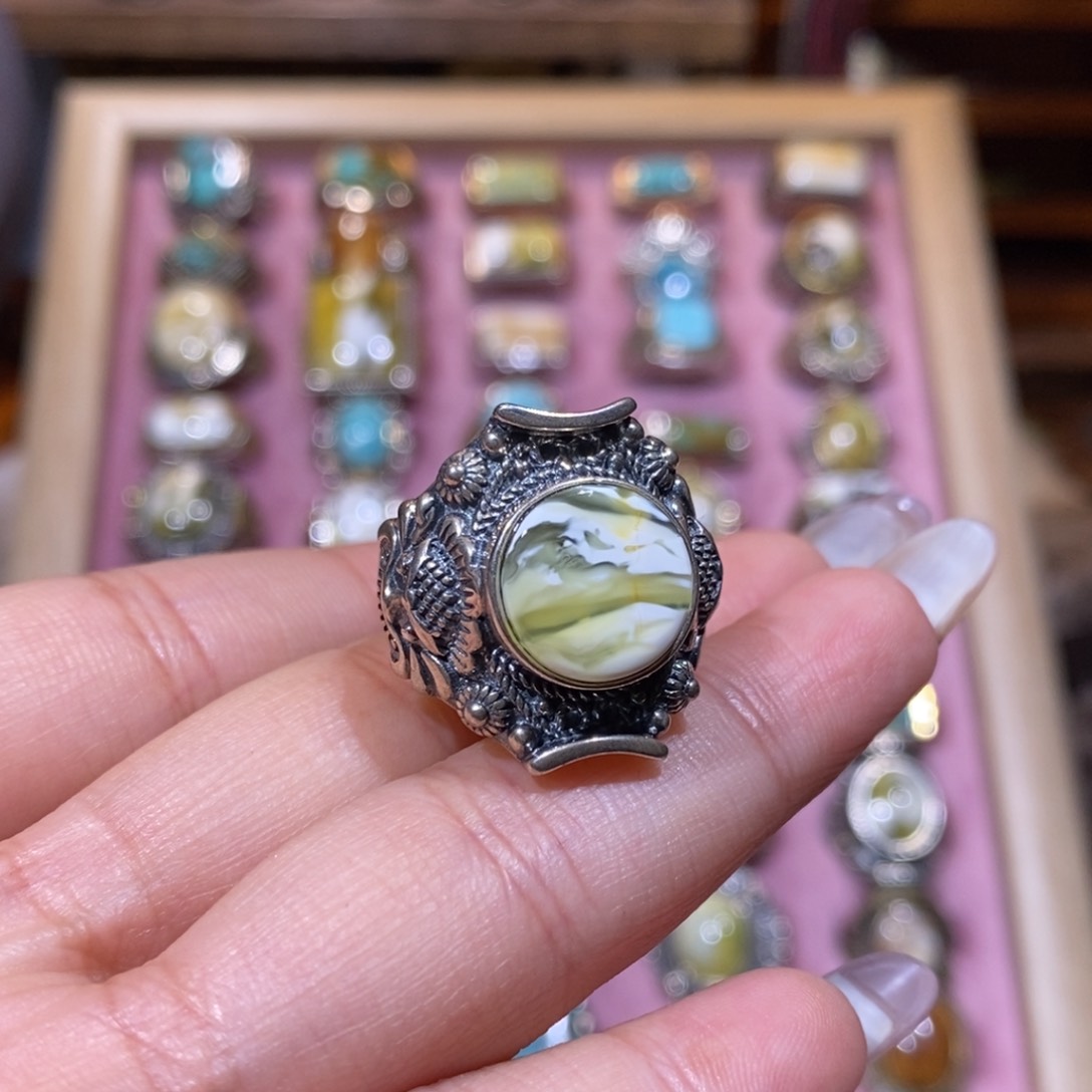 琥珀戒指银S925镶嵌L****看戒指