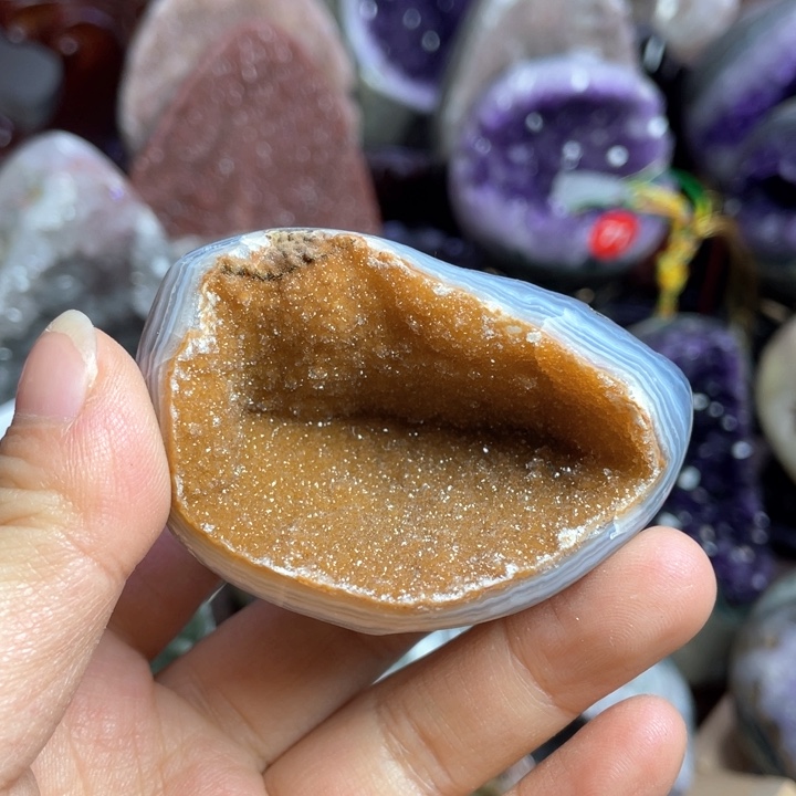 水晶摆件未镶嵌捡漏