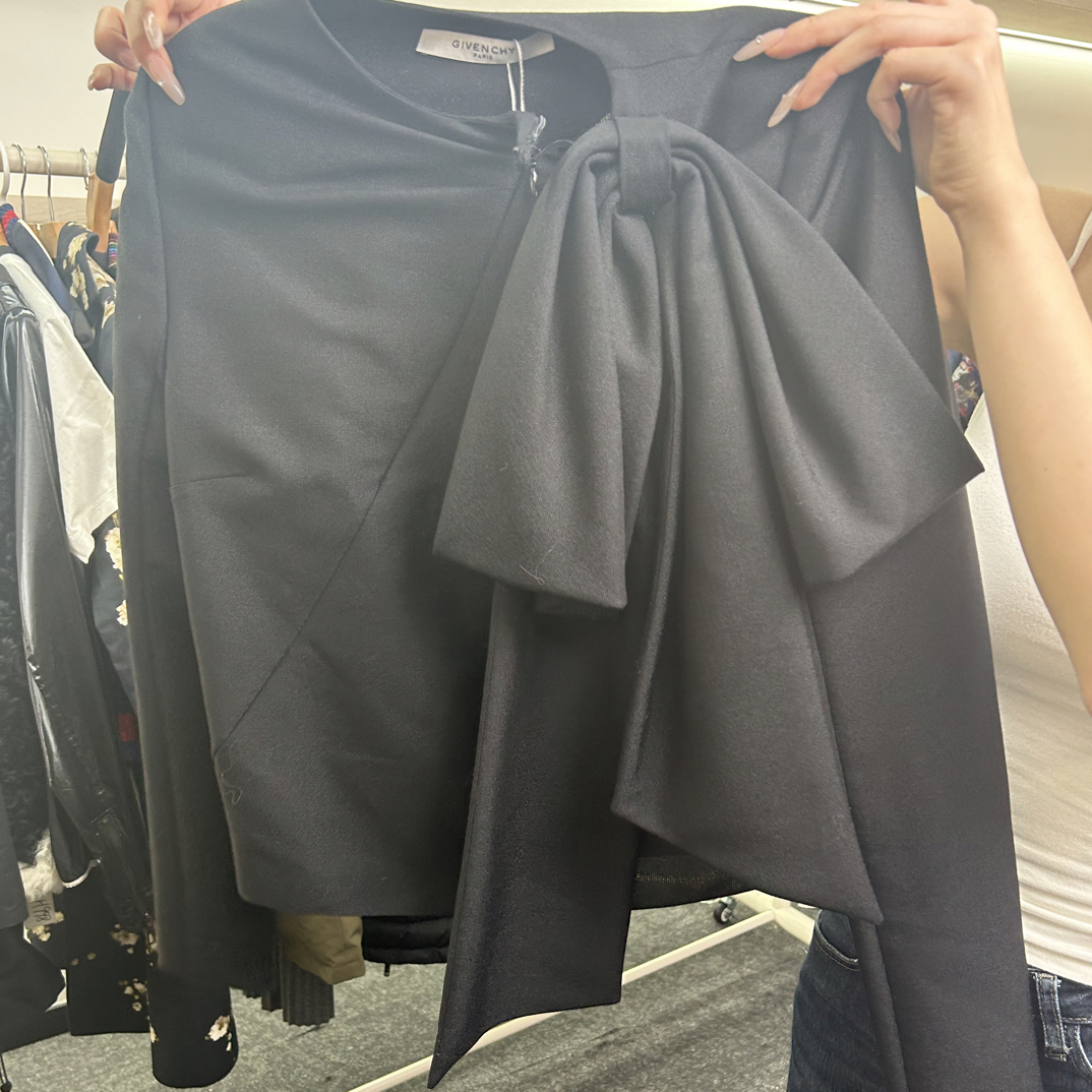 99新 Givenchy/纪梵希 HZ纪梵希黑色蝴蝶结上衣z282