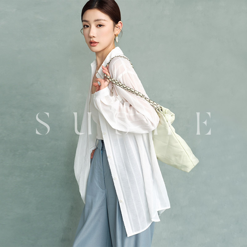 束皙/SUSHE 夏日序曲舒适翻领条纹肌理宽松白衬衫休闲短裤套装女