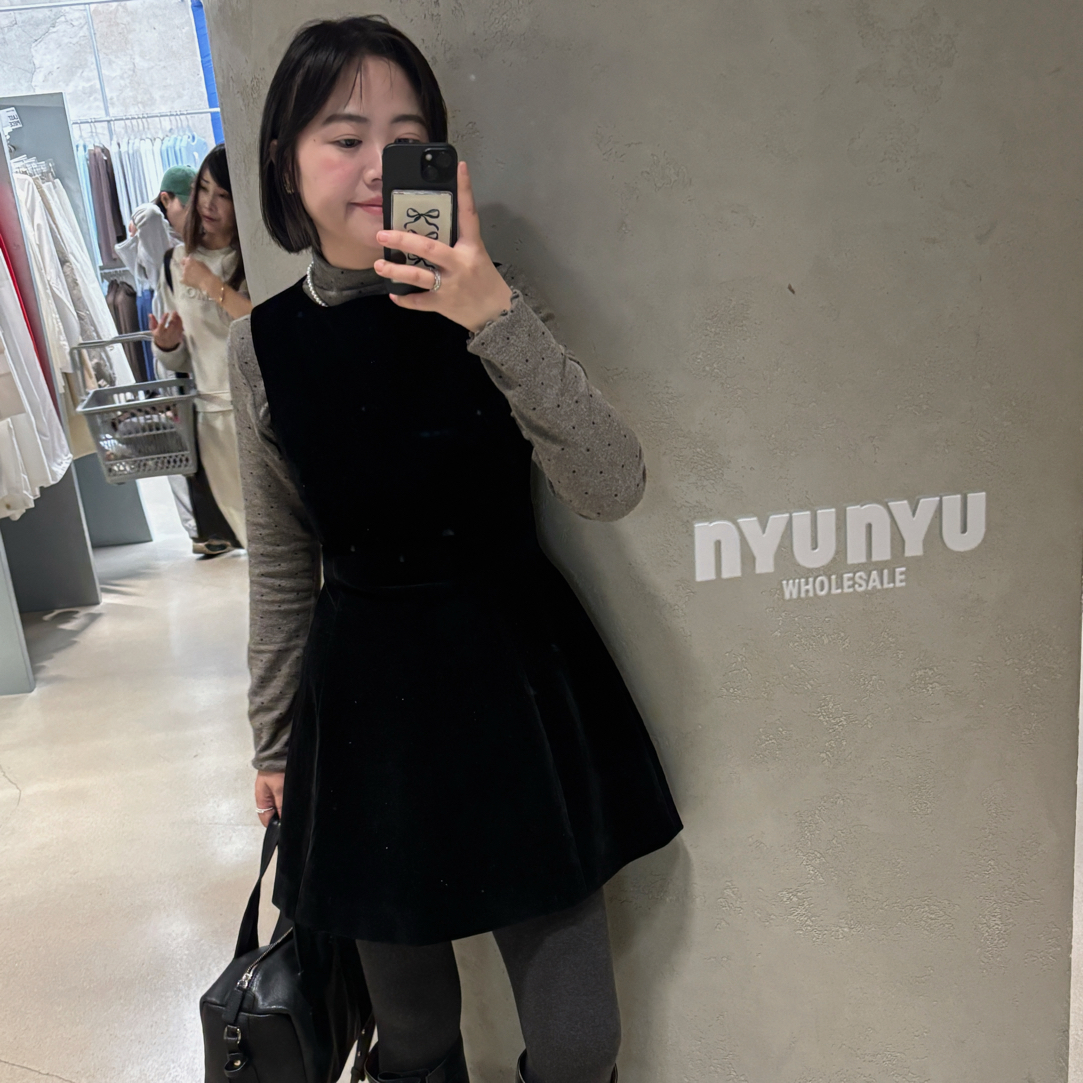 TOTHEND年会“黑天鹅”高级气质通勤氛围感收腰显瘦丝绒背心连衣裙