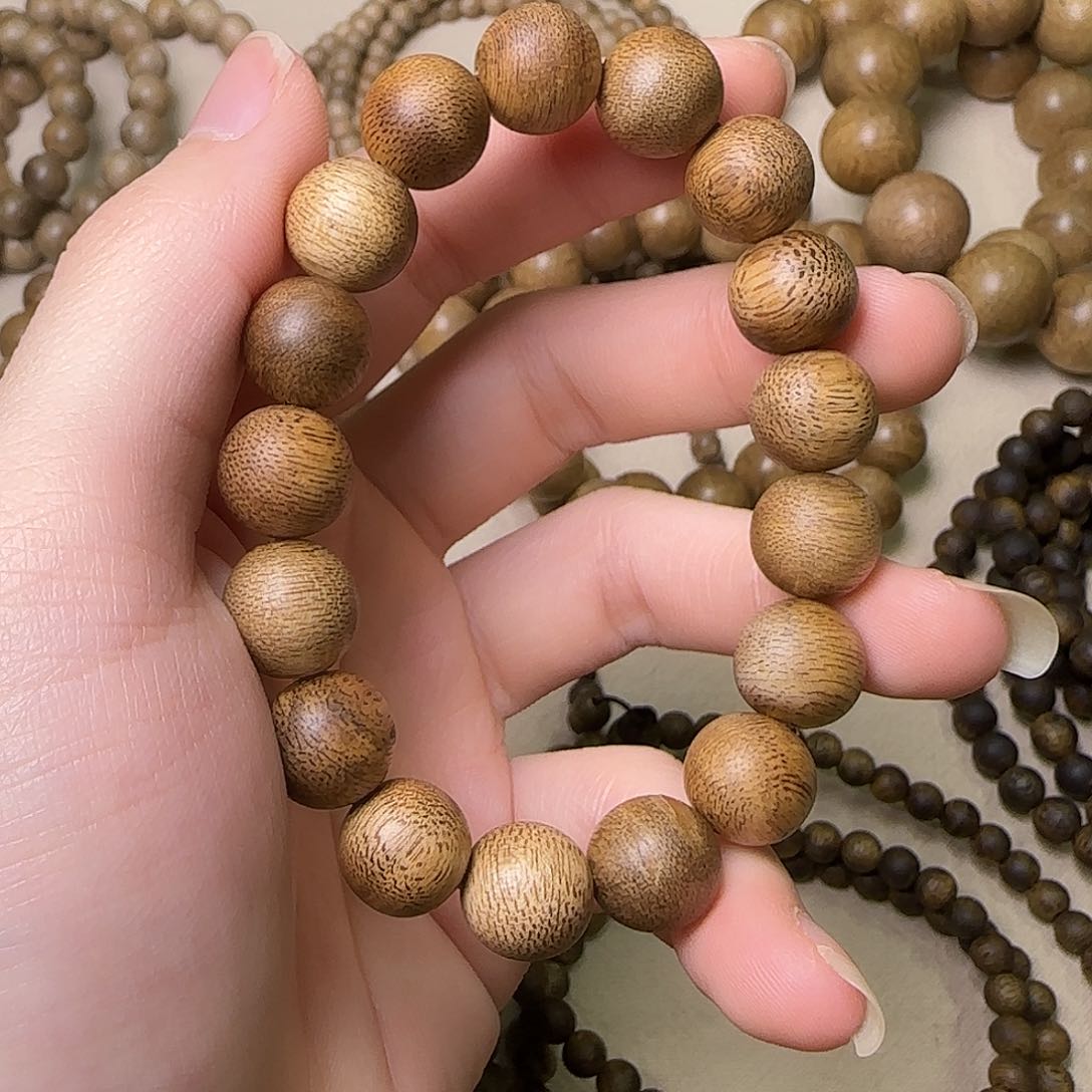 沉香木手串绿奇沉香手串12mm7克+