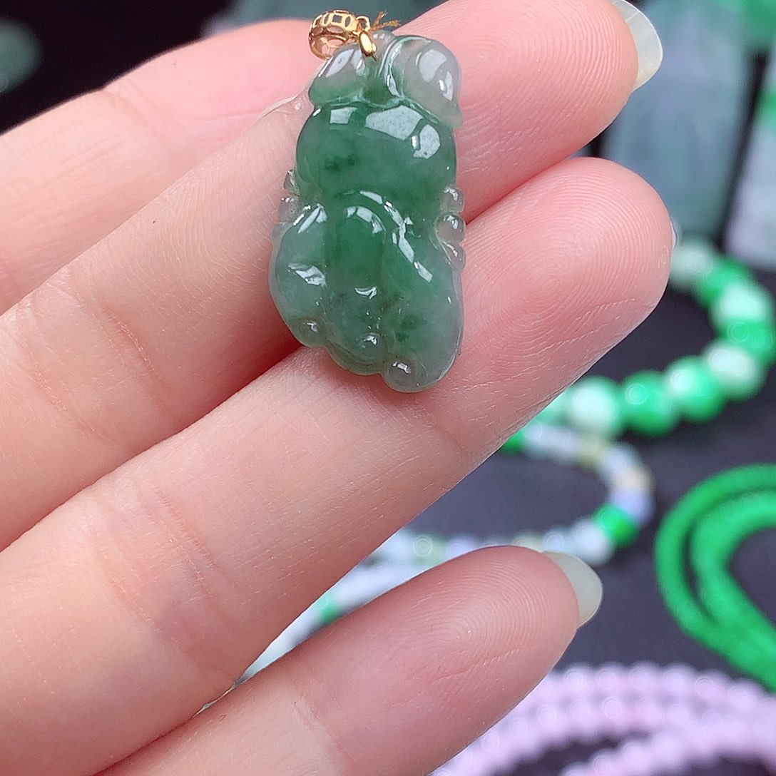 翡翠颈饰未镶嵌翡翠吊坠