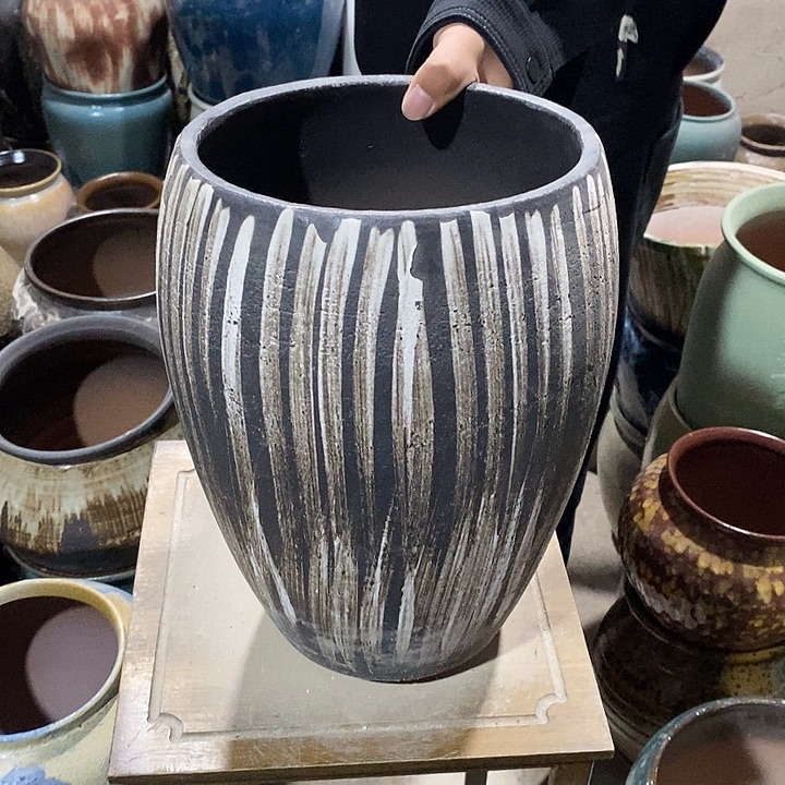 紫砂花盆口22高度33黑白色………