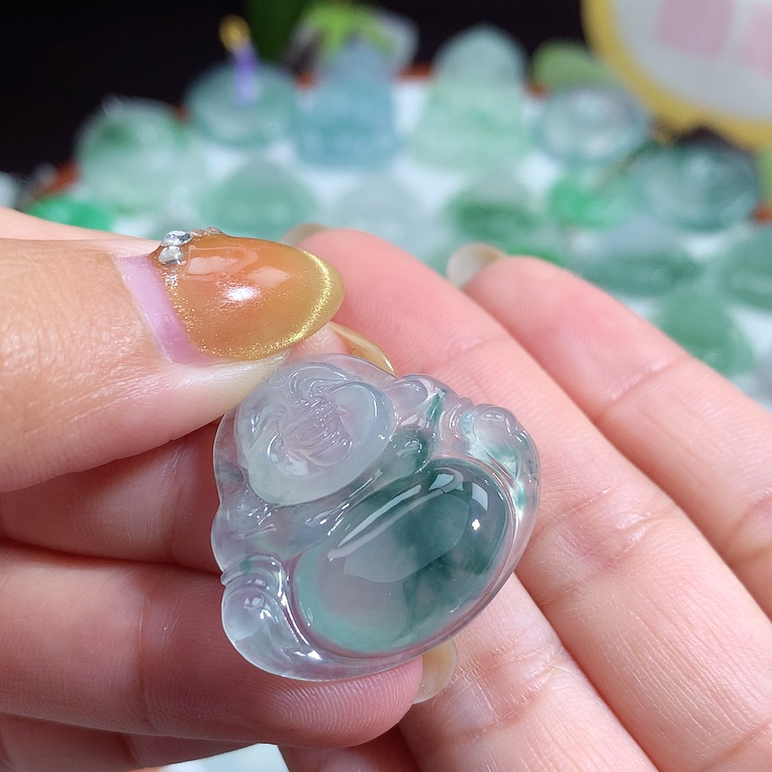 超***菜翡翠未镶嵌颈饰佛公