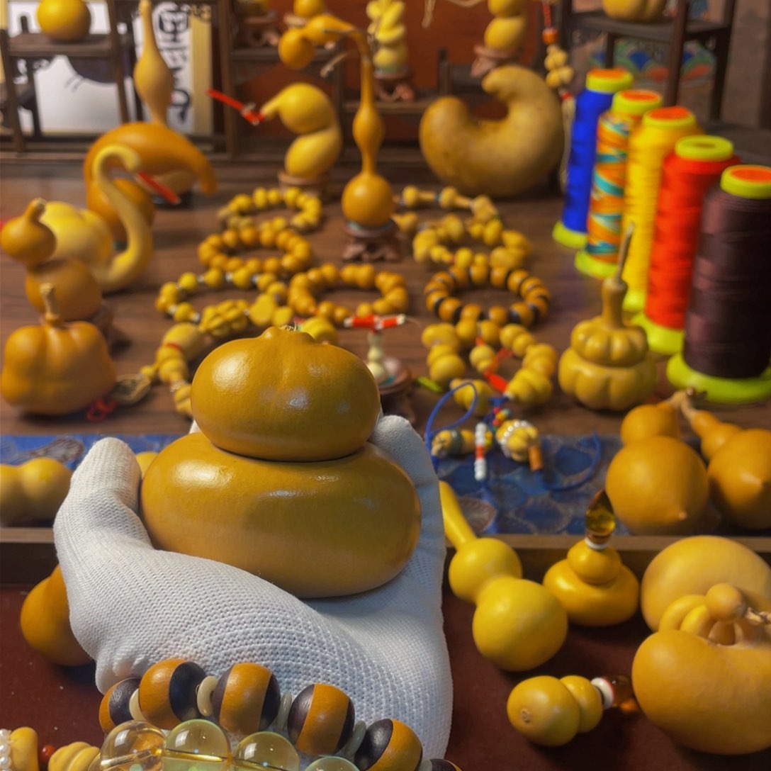 亲****～刚好和金光灿灿吃饭饭