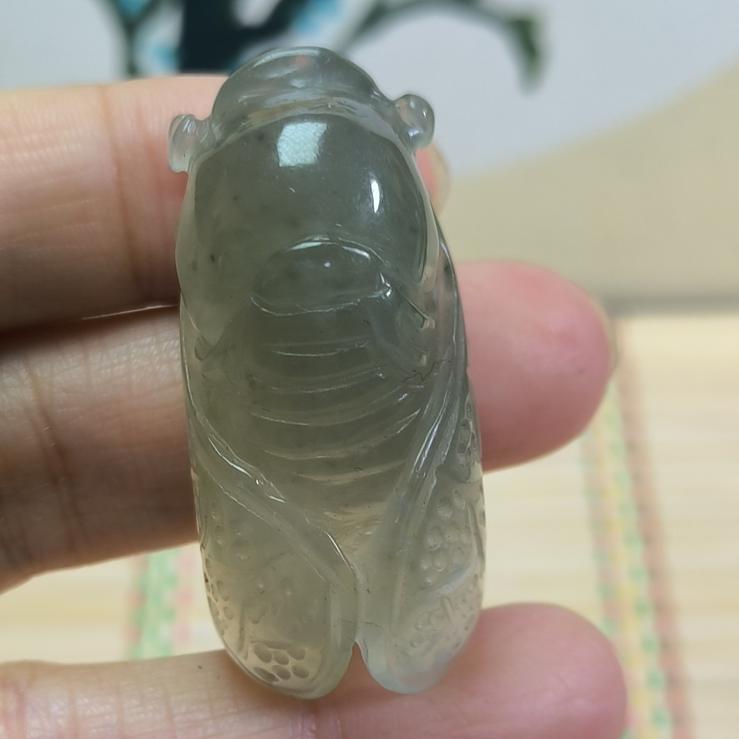 天然岫玉精品高冰手工雕刻玉蝉一鸣天下手把件吊坠（多样性发其一）