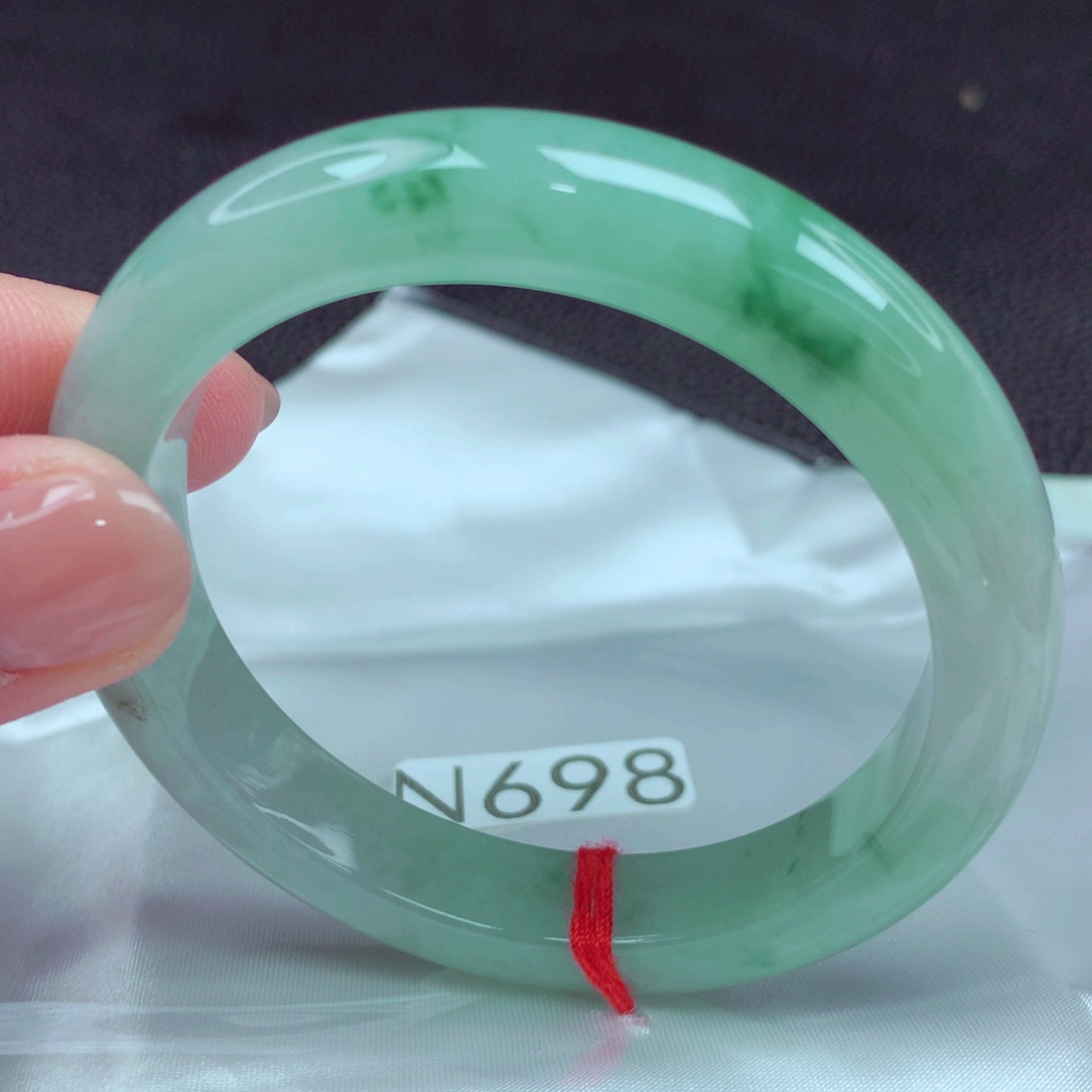 翡翠手镯未镶嵌手镯88