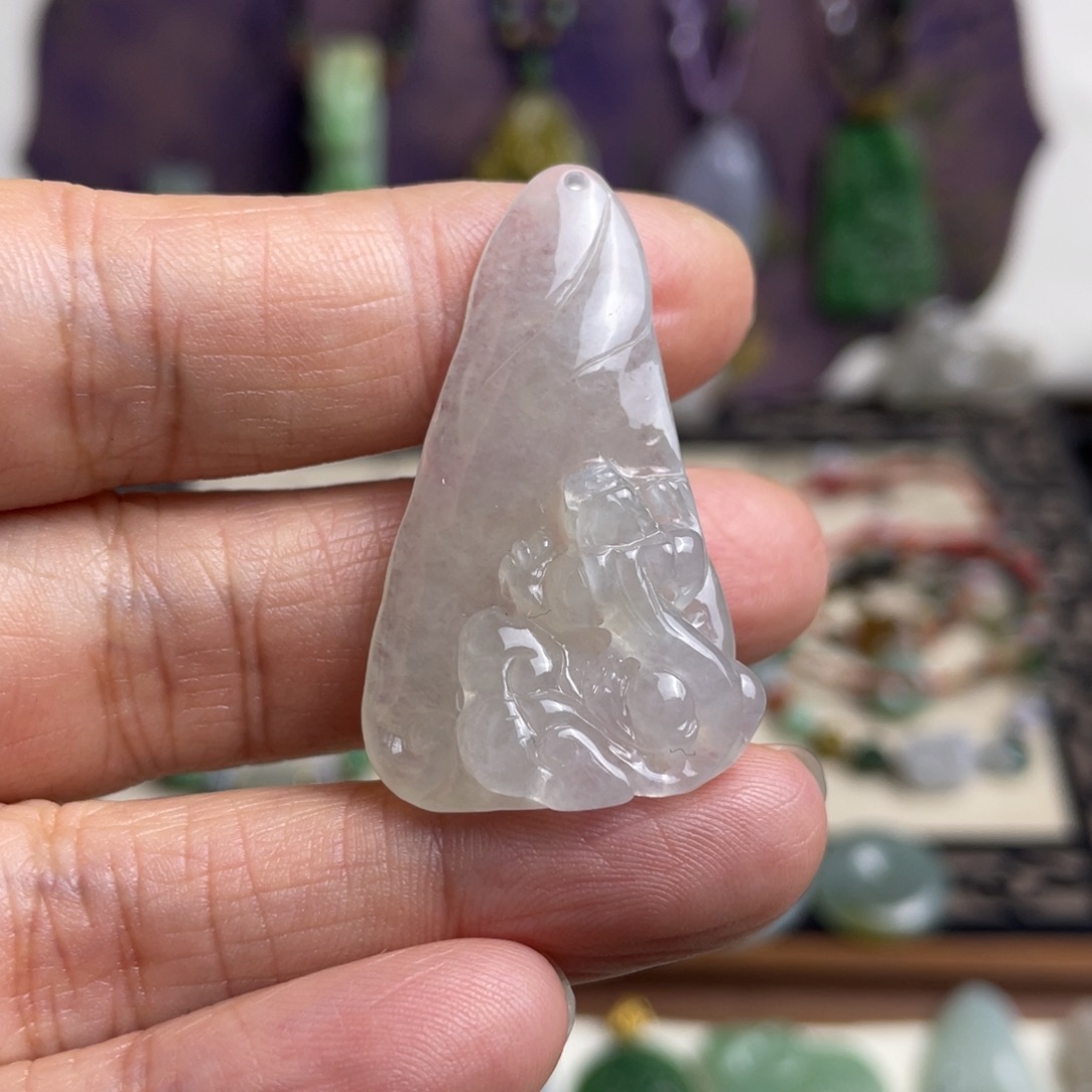 翡翠未镶嵌颈饰特色挂件