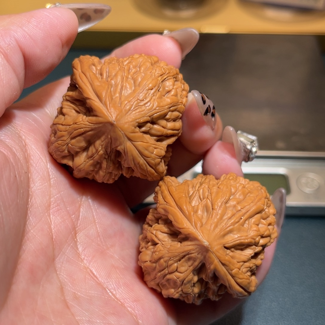 文玩核桃吊坠虎头王41