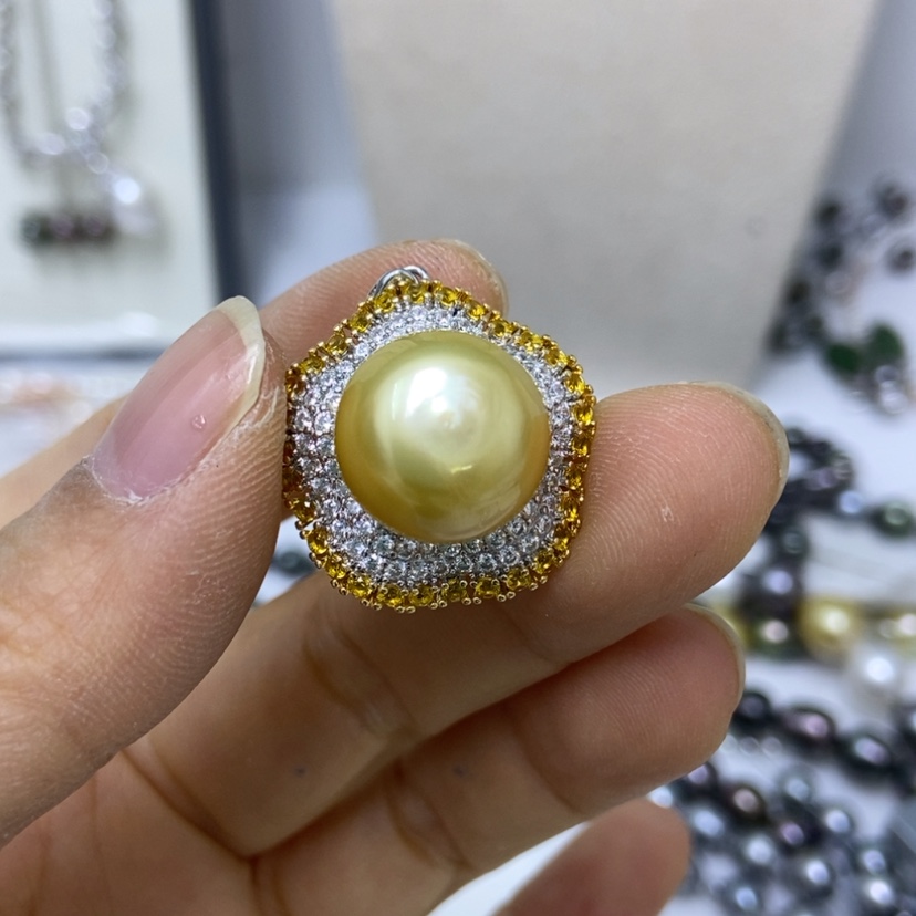 【闪购商品】海水珍珠颈饰未镶嵌梵*