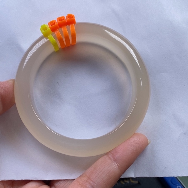 玛瑙/玉髓手镯未镶嵌珍*丫