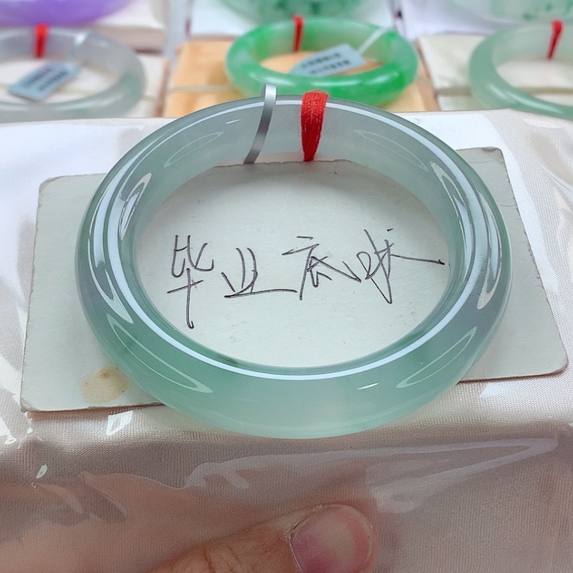 【闪购商品】翡翠手镯（圆镯）未镶嵌蓝冰小万种水毕业A