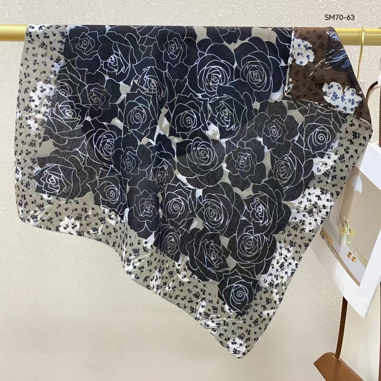 a102【黑白山茶】新款双面丝毛70*70精致方巾围巾秋冬时尚百搭气质