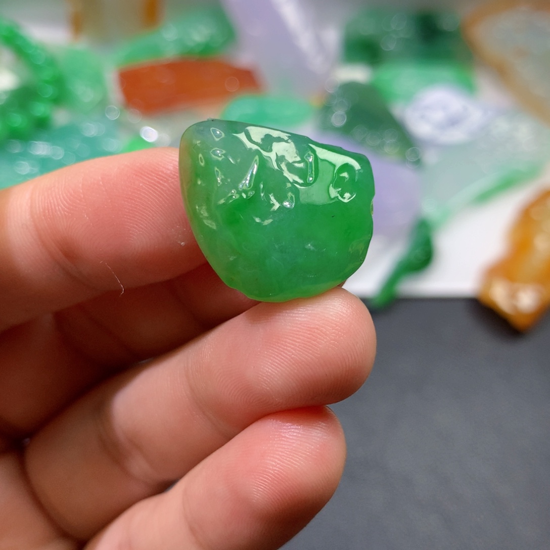 科***特翡翠未镶嵌挂件保真