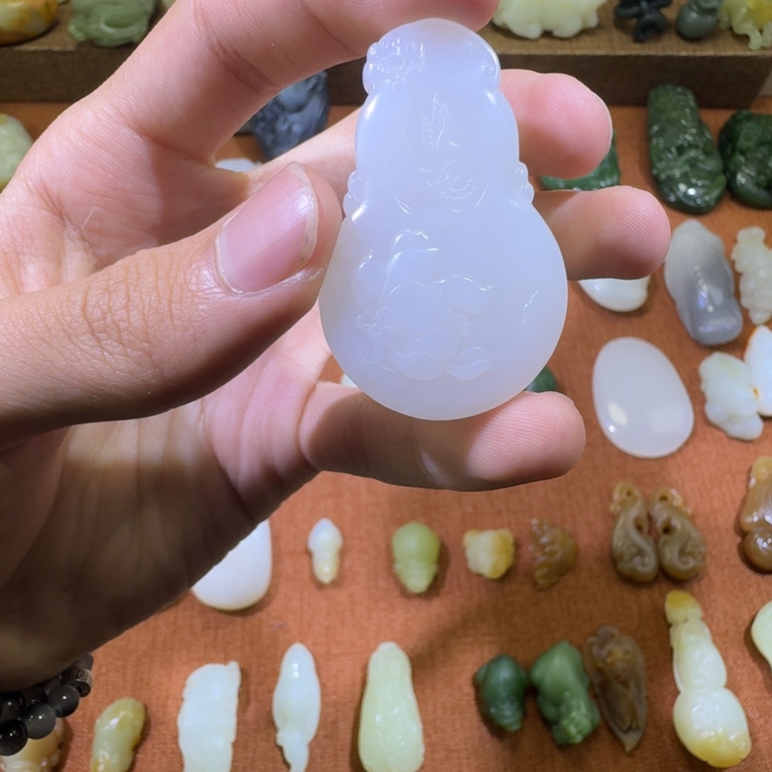 和田玉吊坠(赠链)未镶嵌