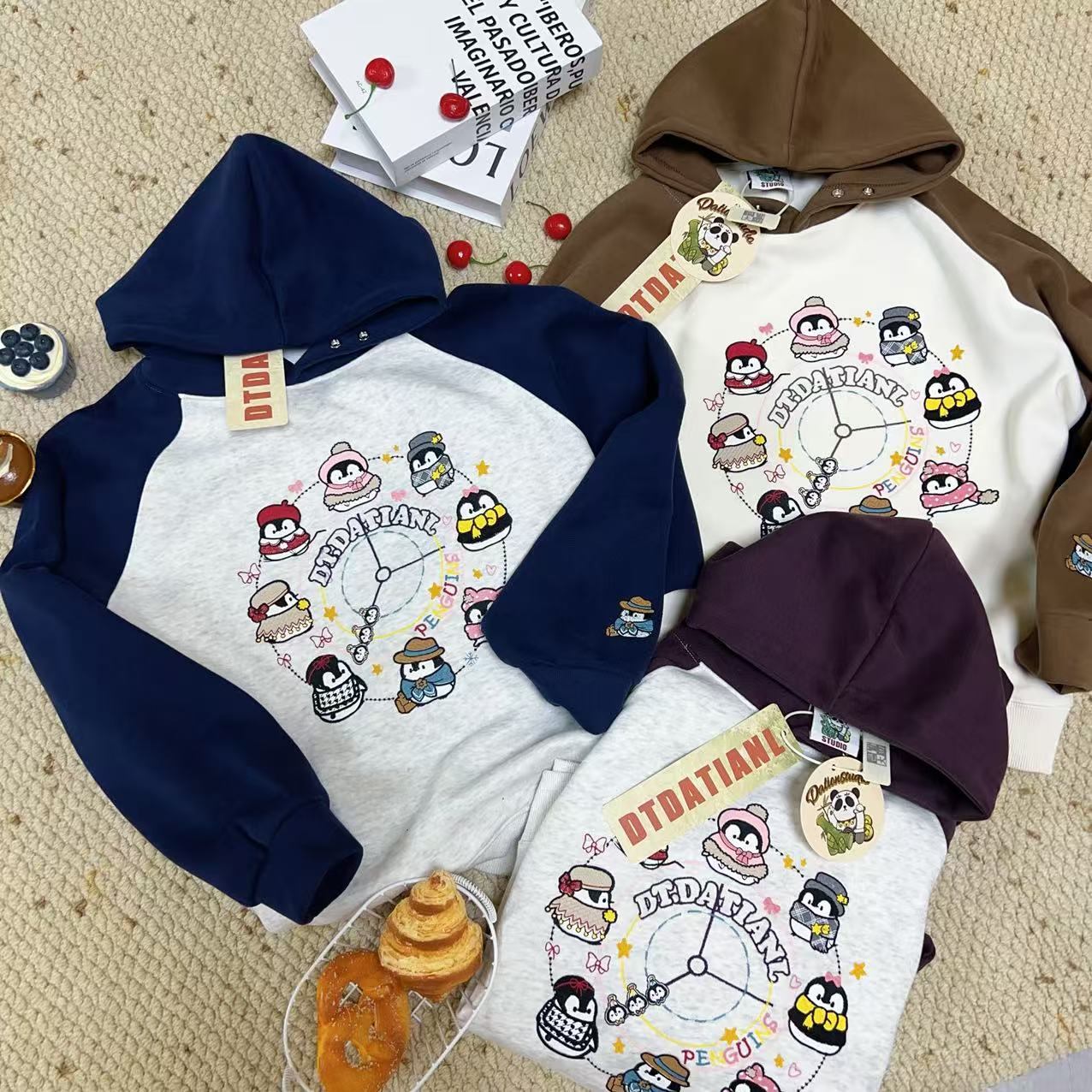 阿悄家 冬季新款 DT企鹅卡通连帽卫衣#3602