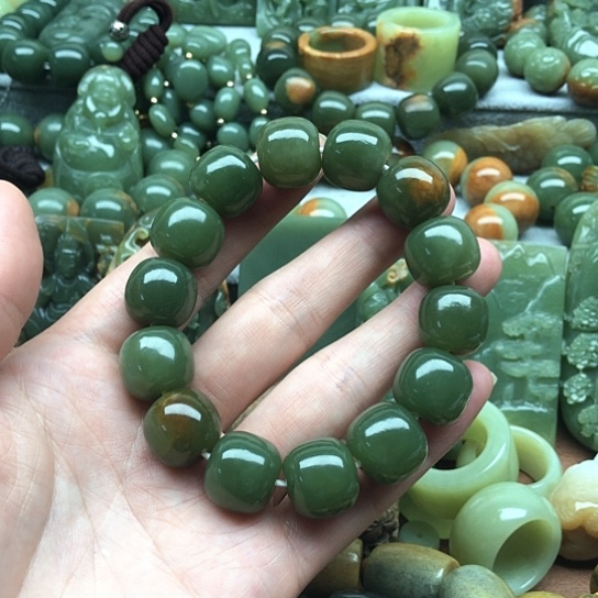 岫岩河磨玉（透闪石质玉）手链未镶嵌u**p