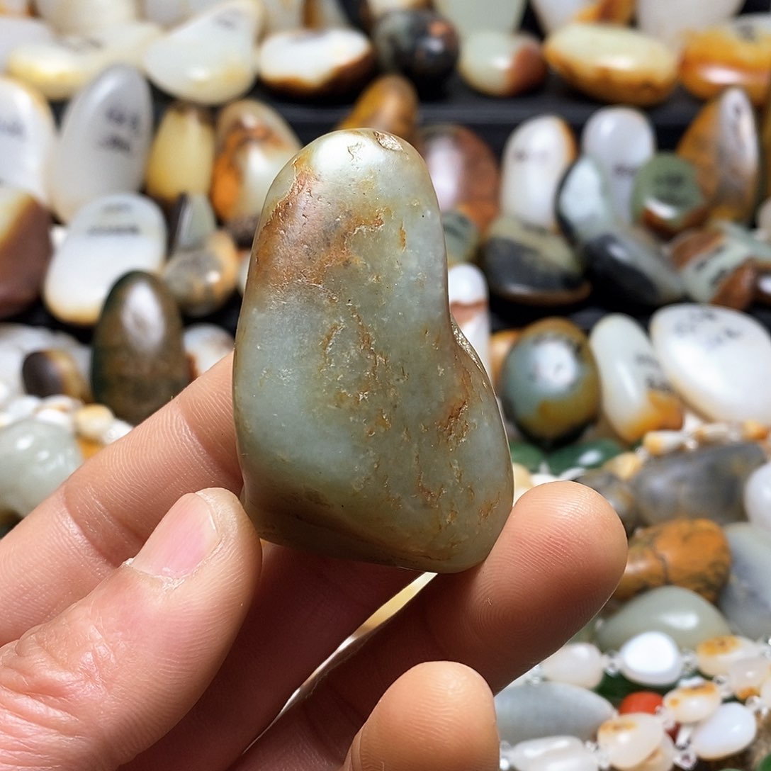 和田玉颈饰未镶嵌吊坠