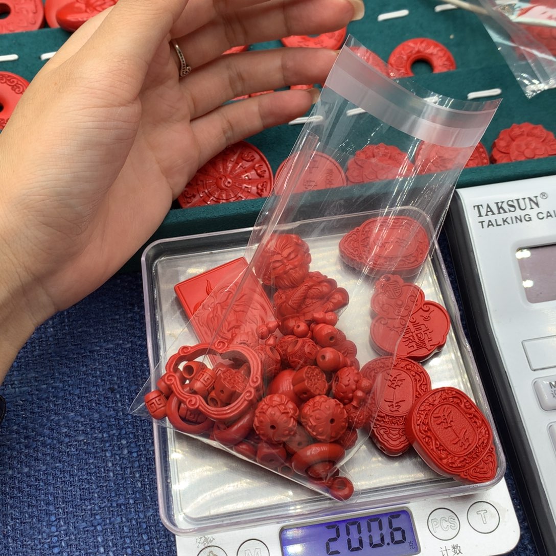 天然辰砂红砂小配件