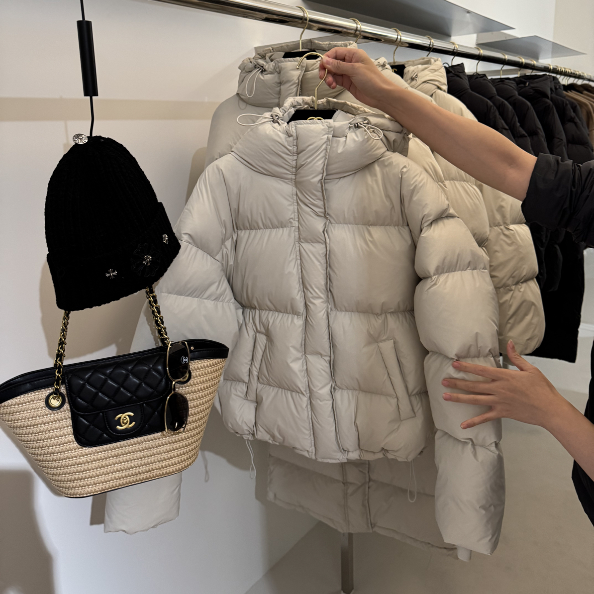 “一直在等的 面包保暖鹅绒服”连帽极简百搭羽绒服～