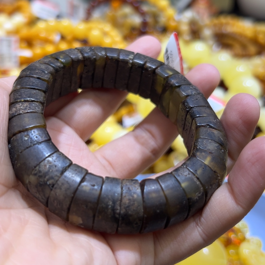 琥珀珠宝奇石未镶嵌