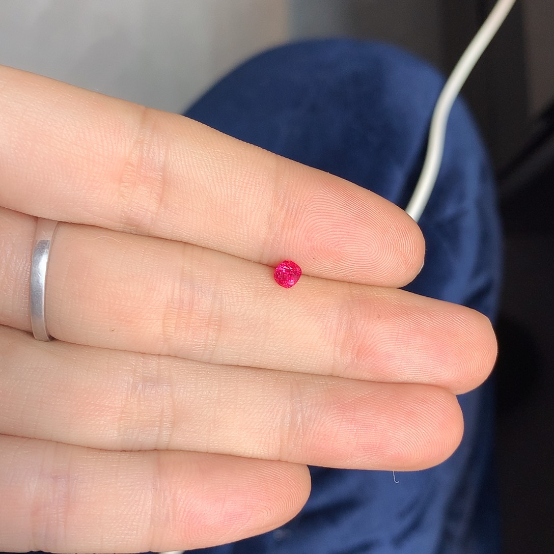 尖晶石裸石未镶嵌