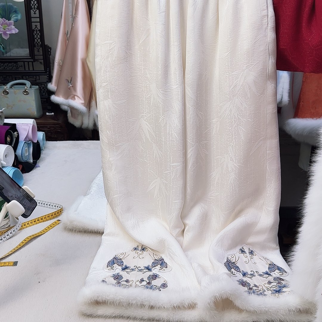 刺绣2号，真丝苏绣棉服裤子