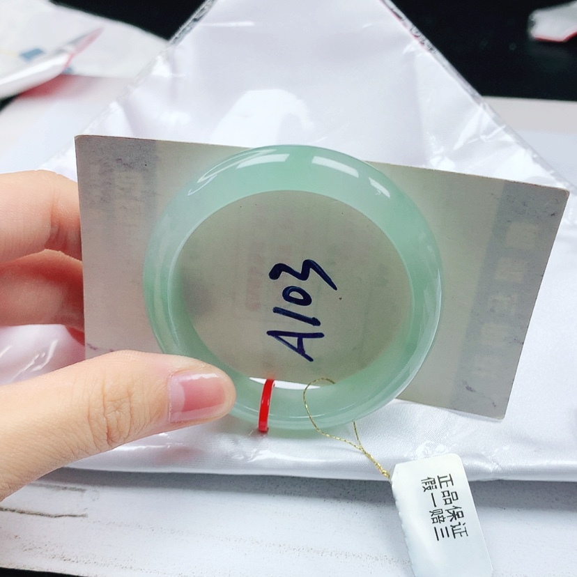 【闪购商品】翡翠手镯（贵妃镯）未镶嵌天然缅甸a货手镯52+