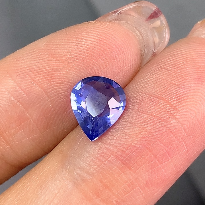 蓝宝石裸石未镶嵌