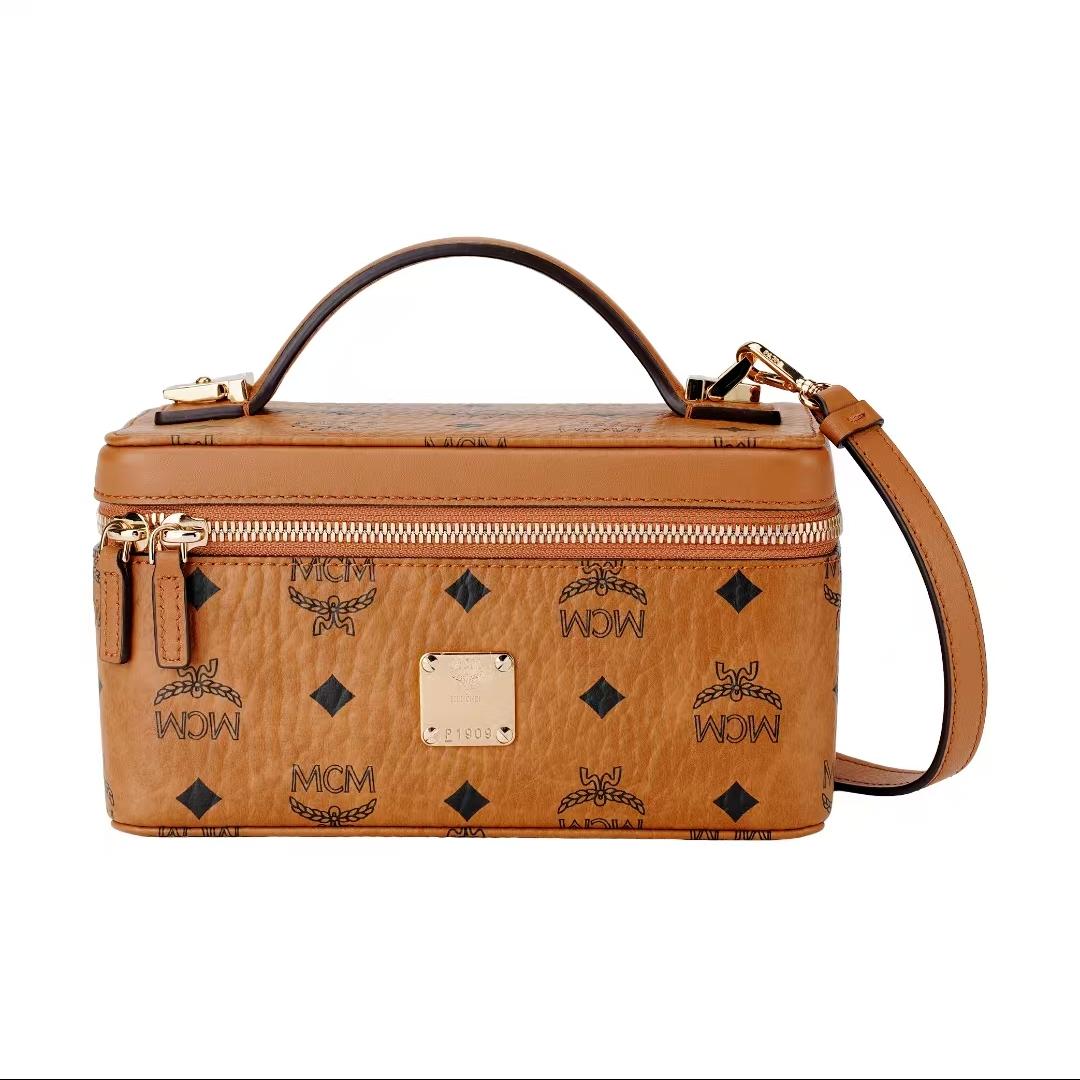 95新 MCM 化妆盒子包小号干邑色/LZ00212