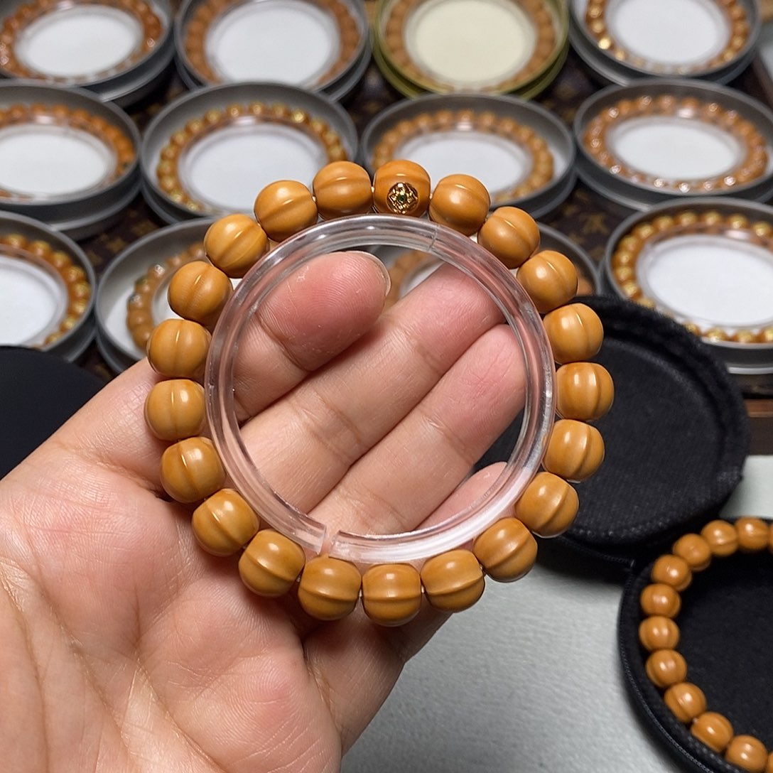 猴头核桃手串15号毕业小鲨鱼鳍11左右