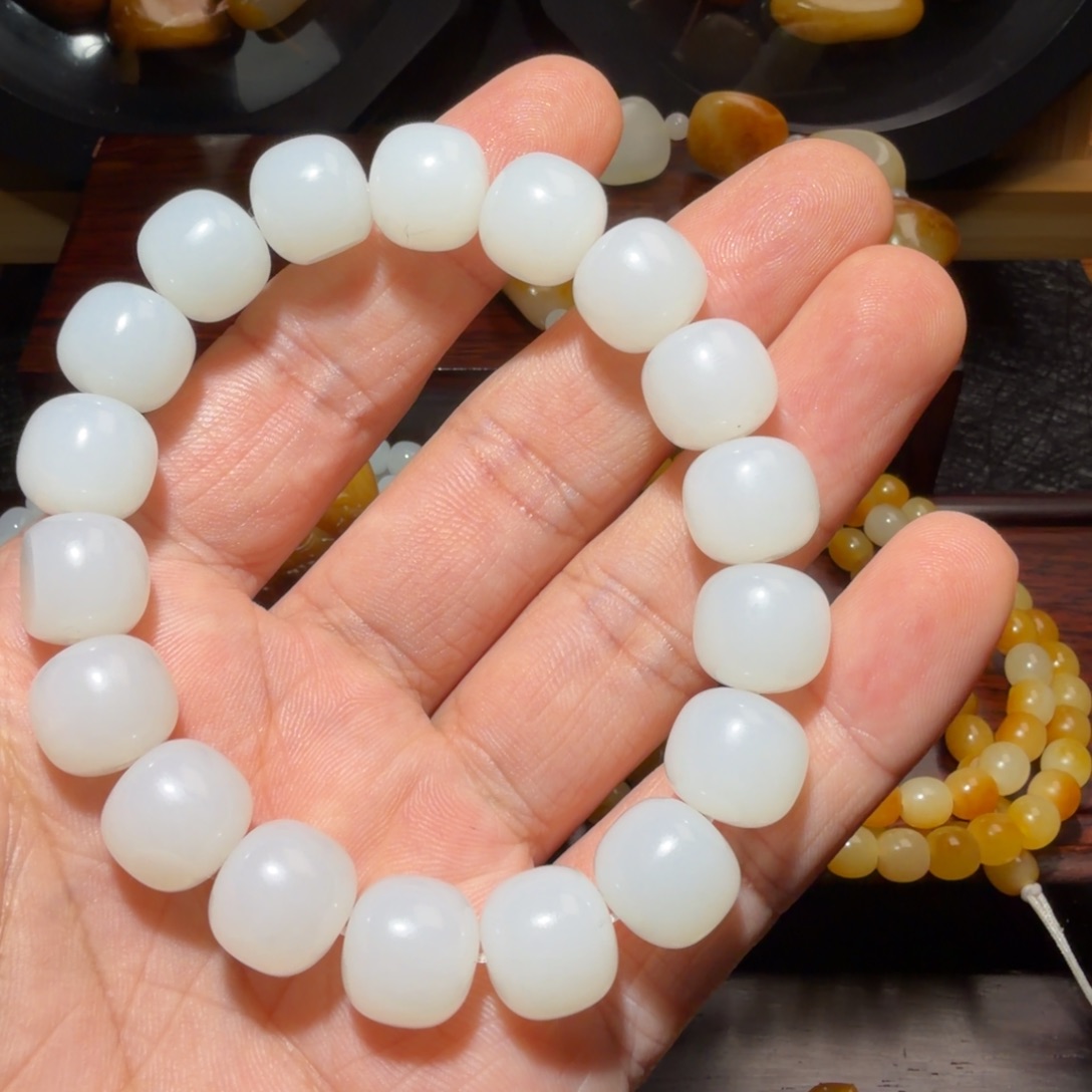 明***付和田玉未镶嵌手链