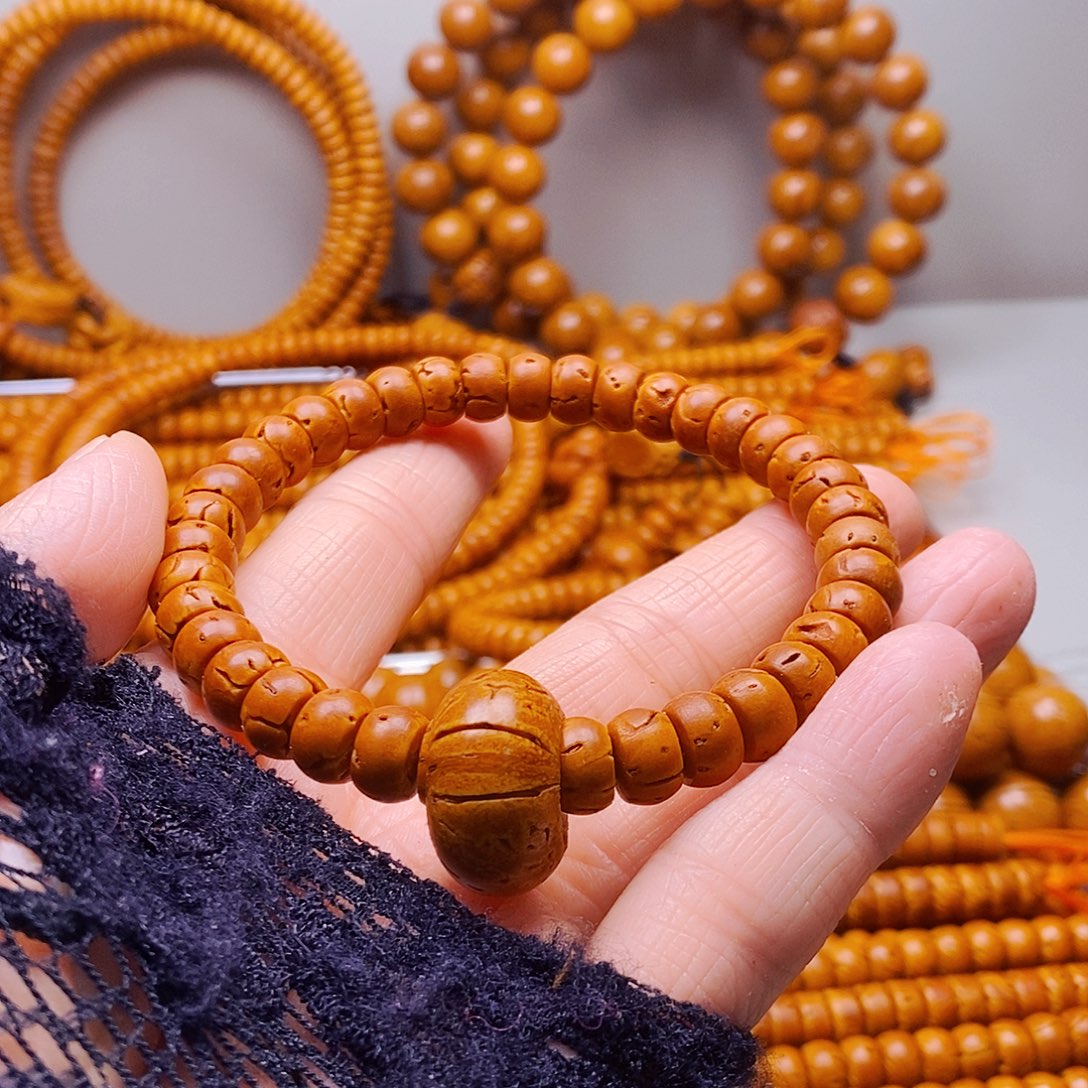 酱***丝吊坠桃核5乘8核片手串微瑕28